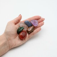 Chakra Set mit 7 Trommelsteinen im Organzasäckchen