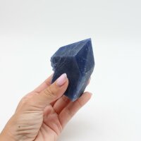 Spitze Blauquarz, teilweise roh, geschnitten und Spitze poliert, Größe 3