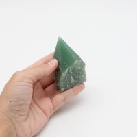 Spitze Aventurin, teilweise roh, geschnitten und Spitze poliert, Größe 1