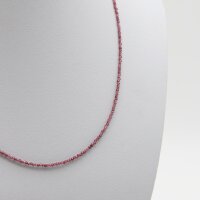 Kette Granat 2 mm, facettiert, Karabinerverschluß Silber