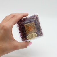 Pyramide Amethyst Orgonit mit Gravur Blume des Lebens