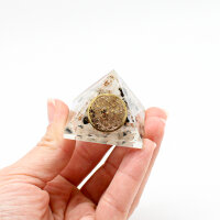 Pyramide Mondstein Orgonit 4 x 4 cm mit Gravur Blume des Lebens