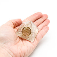 Pyramide Bergkristall Orgonit 4 x 4 mit Gravur Blume des Lebens